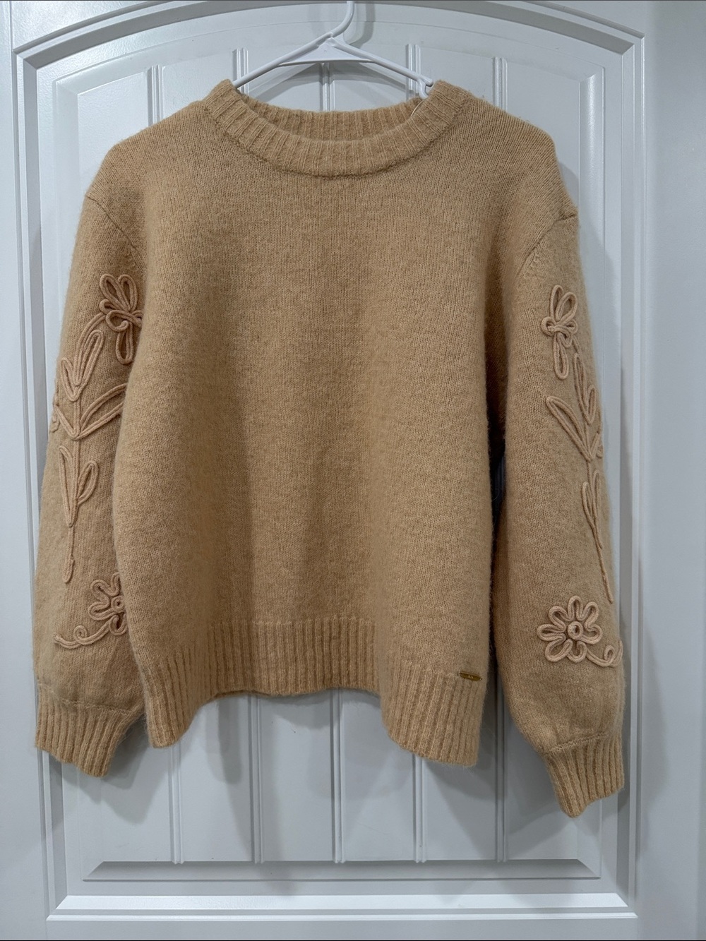 NWOT Elie Tahari Camel Floral-Appliqué Crewneck Sweater Wool Alpaca Blend